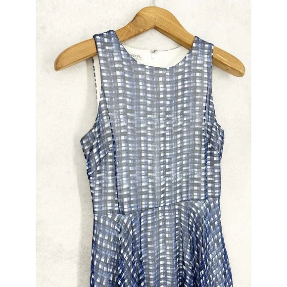 Maggy London Blue White Ombre Check Sleeveless Handkerchief Hem Dress Size 6 - Picture 2 of 10